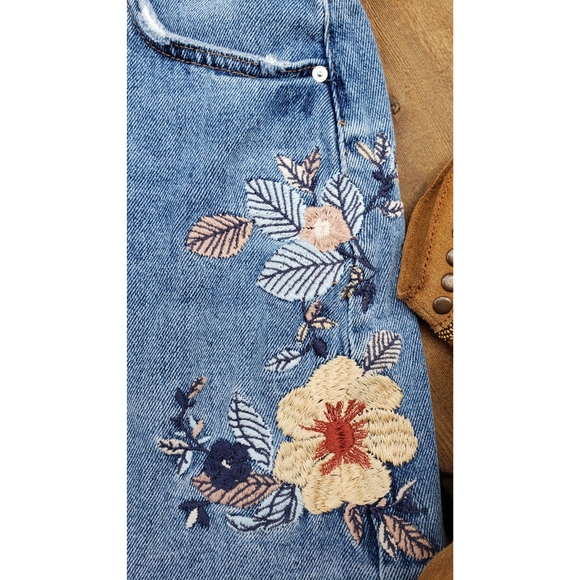 SOLD☆MNG Floral Embroidered Denim Mini Skirt XXS - Picture 3 of 6